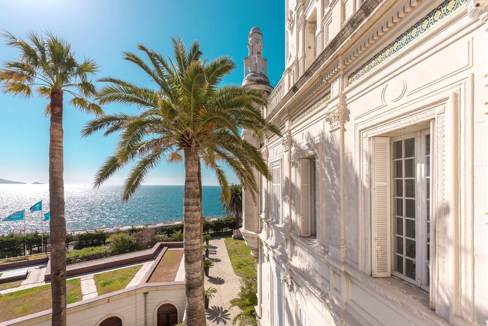 Organiser votre soirée d'entreprise dans un Chateau avec vue sur la mer à Marseille