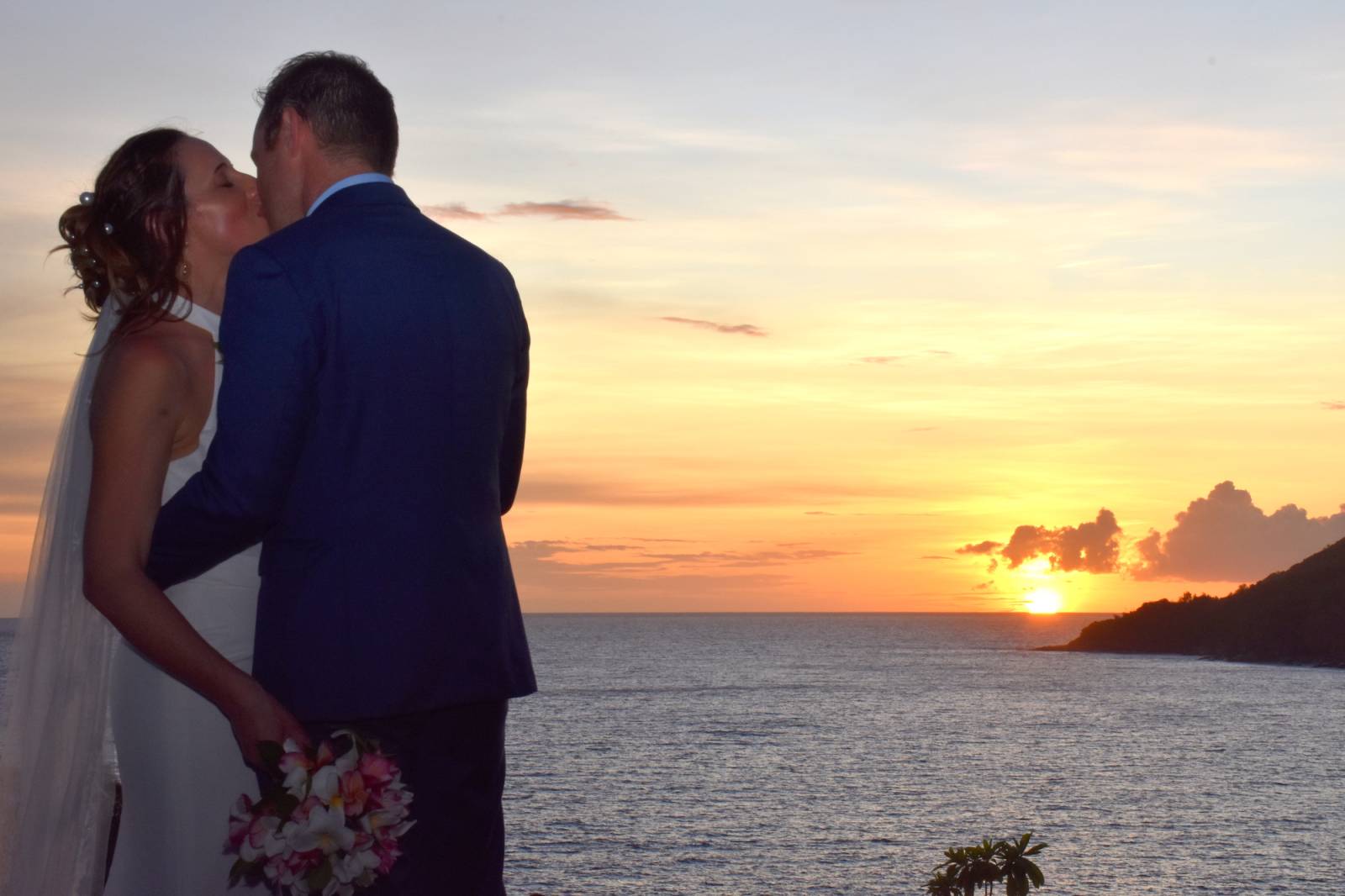 organiser mariage à l'étranger sur une plage aux Seychelles