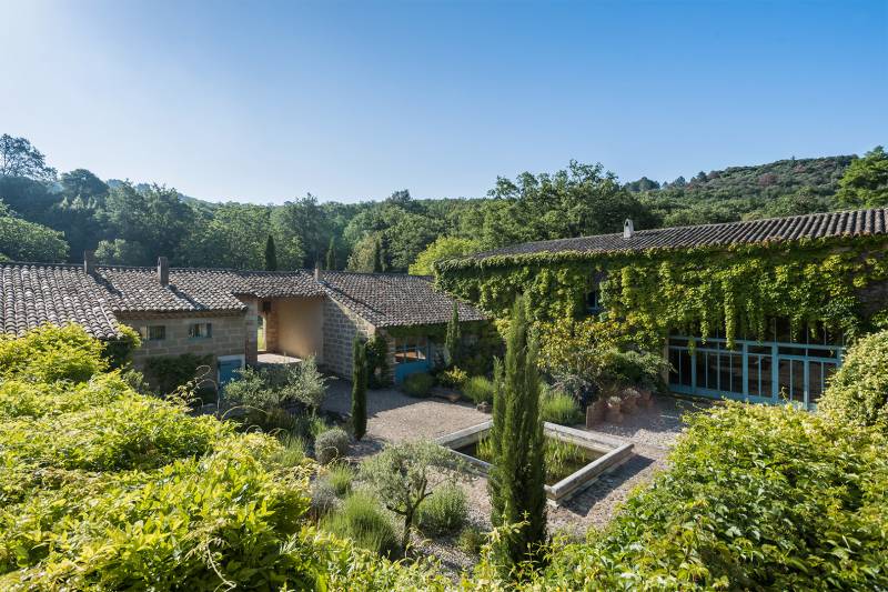 Confiez votre séminaire d'entreprise sur mesure à une agence événementielle, dans un domaine à Uzès