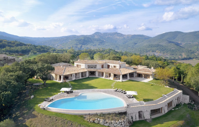 Louer une villa haut de gamme à proximité de Cannes sur la Côte d'Azur pour vos prochaines vacances