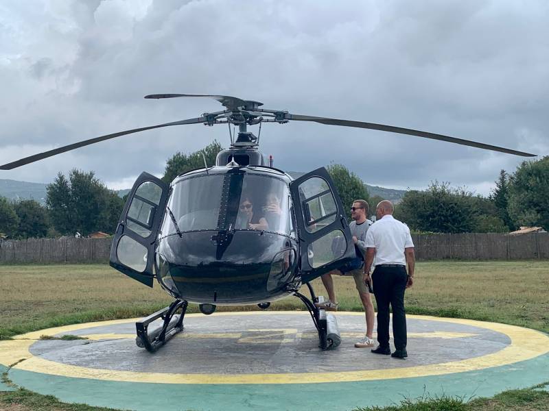 transfert en hélicoptère de Saint Tropez à l'aéroport de Nice lors d'un séminaire d'une entreprise