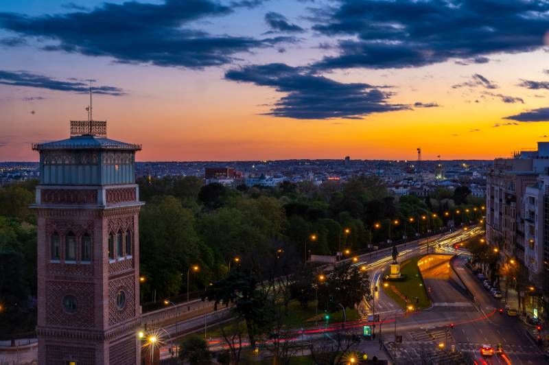 Organisez vos séminaires d'entreprise, voyages incentives, conventions et comités de direction à Madrid avec Yellow Wings, agence de voyages événementiel