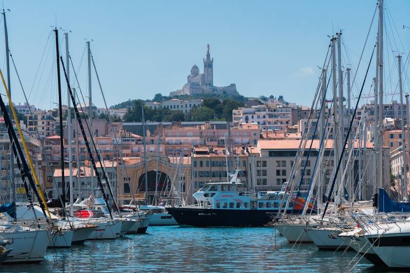 Soirée d'entreprise et séminaire à Marseille : guide complet avec une agence événementielle spécialisée