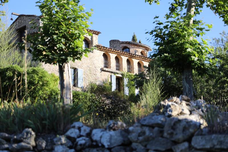 mariage en pleine nature provençale au milieu des vignes